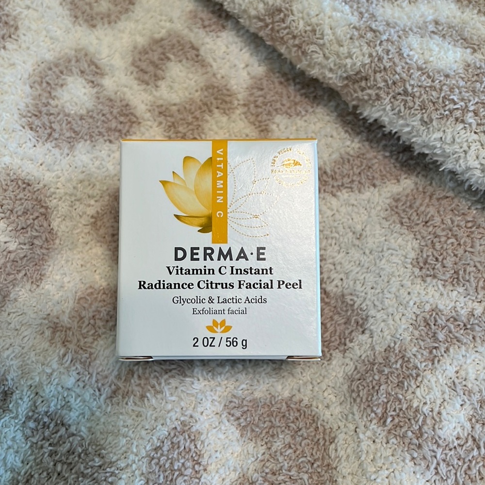 Dermae Vitamin C instant radiance citrus facial peel